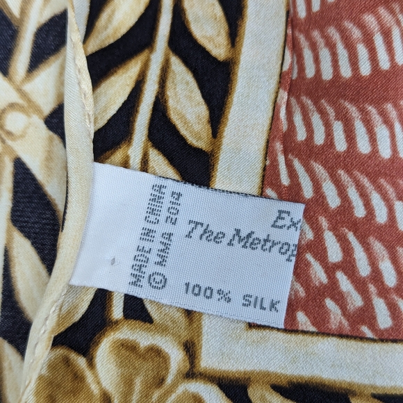 The Metropolitan Museum of Art 100% Mulberry Silk Vintage Scarf - Picture 8 of 12